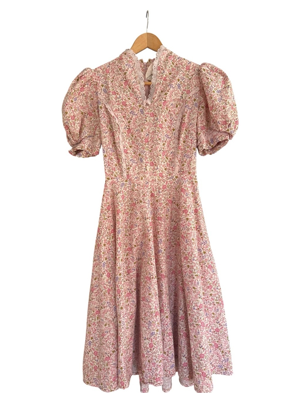 Vintage-Inspired Handmade Pink Floral Puff Sleeve Midi Dress
